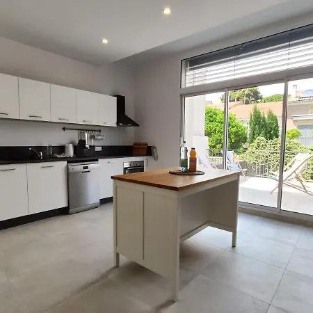 Colorchic 3 Etoiles - 120m2 Plein Centre - Parking Prive Terrasse Clim Meze