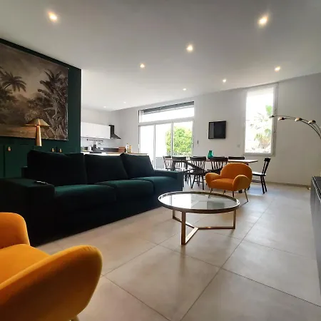 Colorchic 3 Etoiles - 120m2 Plein Centre - Parking Prive Terrasse Clim * Meze