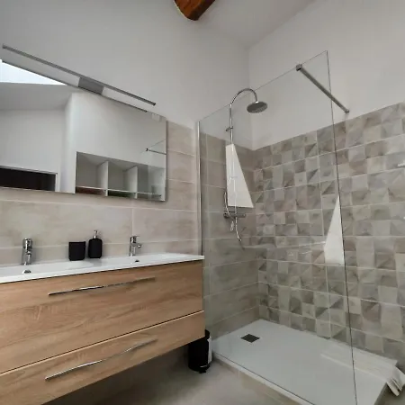 Colorchic 3 Etoiles - 120m2 Plein Centre - Parking Prive Terrasse Clim * Meze