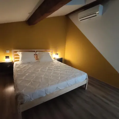 Colorchic 3 Etoiles - 120m2 Plein Centre - Parking Prive Terrasse Clim Apartment *