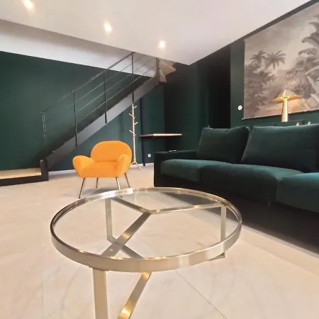 Colorchic 3 Etoiles - 120m2 Plein Centre - Parking Prive Terrasse Clim Apartment