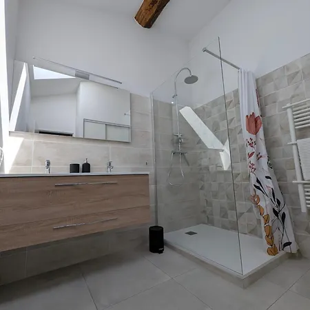 Colorchic 3 Etoiles - Parking Prive Terrasse Clim - 120m2 Plein Centre * Mèze
